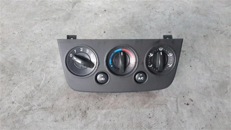 Ford Fiesta 2005-2008 Klima Paneli