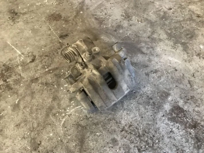 Ford Connect 2009 Çıkma Arka Fren Merkezi