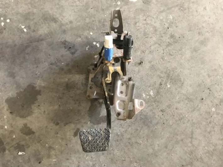 Ford Fiesta 2013 Çıkma Otomatik Vites Fren Pedalı