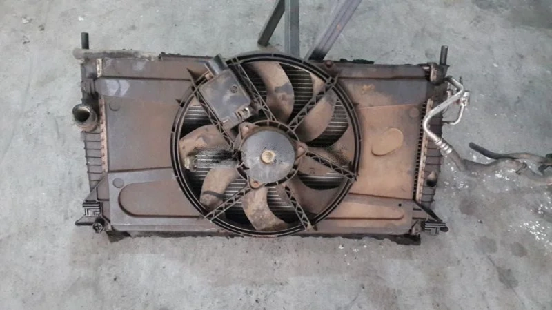 Ford Focus 2011 Çıkma Fan Davlumbazı