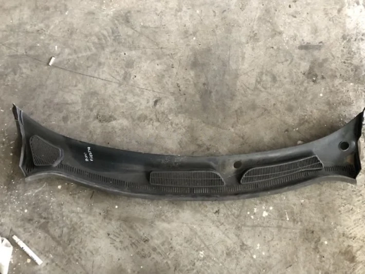 Ford Connect 2013 Çıkma Ön Cam Izgarası