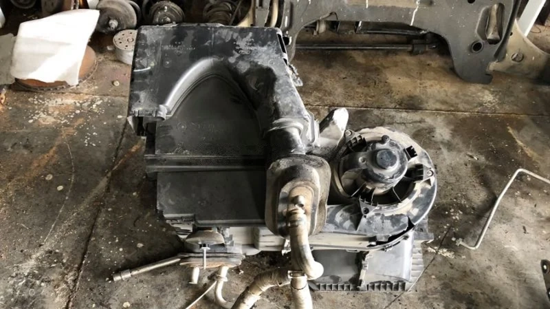 Ford Connect 2013 Çıkma Kalorifer Kazanı