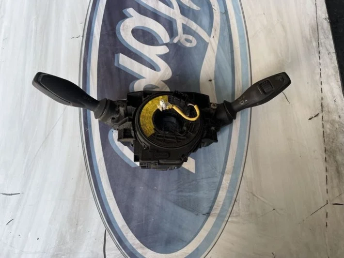 Ford Fiesta 2011 Sinyal Kolu Silecek Kolu