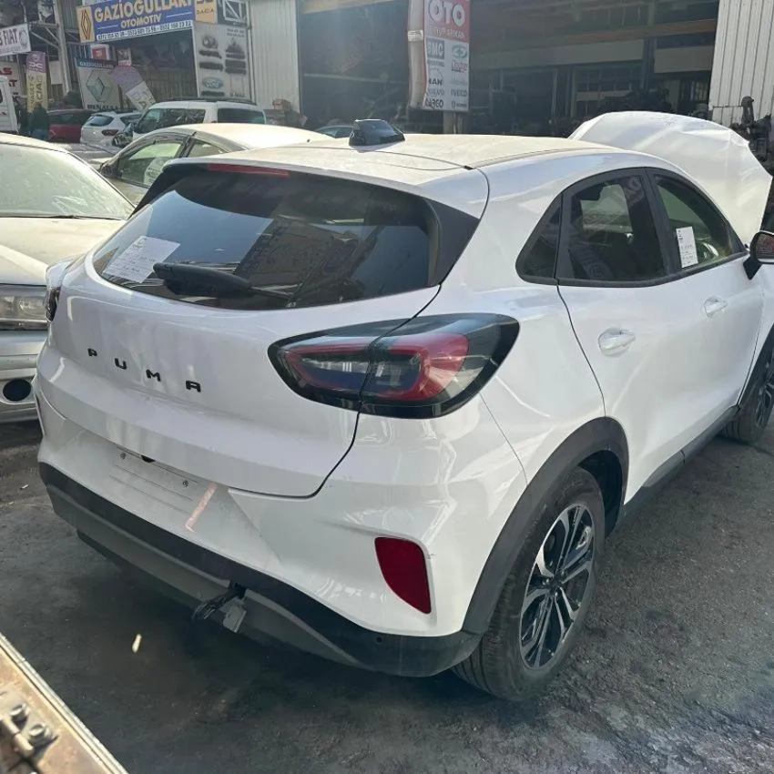 Ford Puma Çıkma Sağ Stop