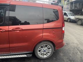 Ford Courier 2016 Çıkma Hatasız Boyasız Sol Arka Sürgülü Kapı