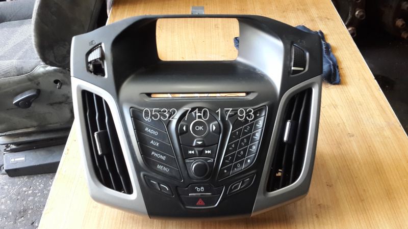 Ford Focus 3 Çıkma Radyo Teyp Paneli